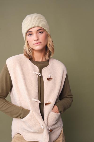 B380 Engineered Knit Ribbed Beanie
