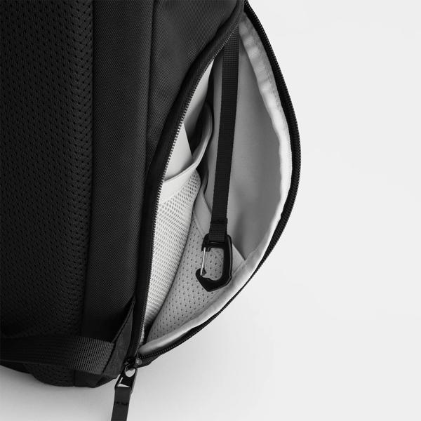 QD543 Zürich Roll-Top Backpack