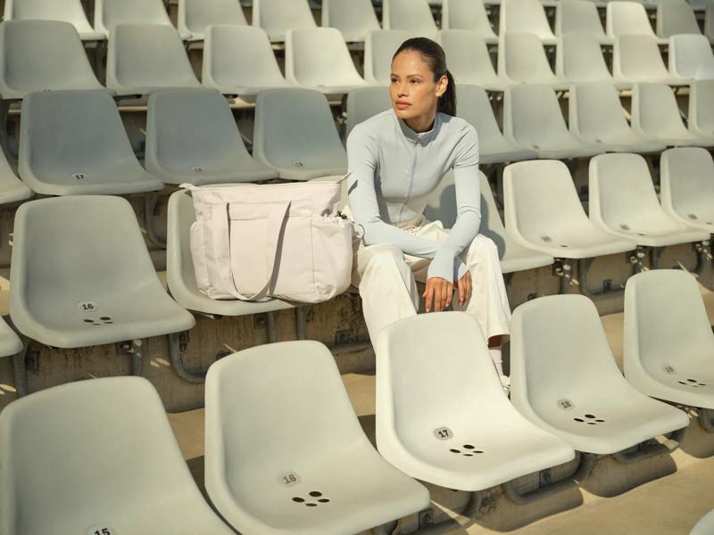 QS303 Studio Oversized Tote