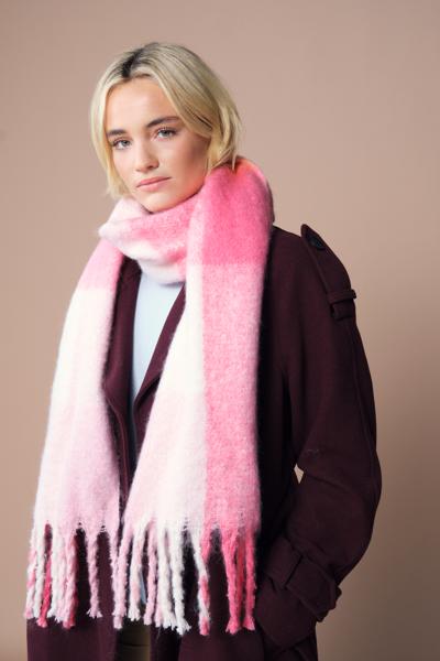 B494R Fluffy Check Scarf
