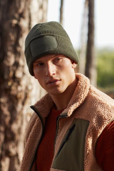 B440 Thinsulate™ Patch Beanie