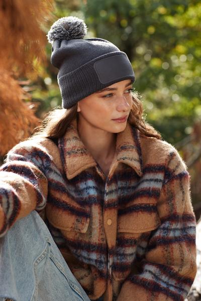 B443 Snowstar® Patch Beanie