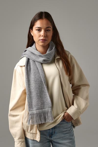 B470 Classic Knitted Scarf