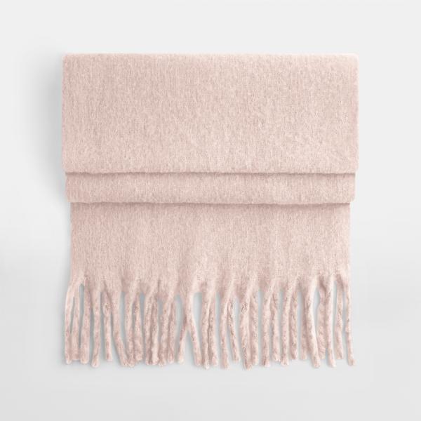 B496R Fluffy Scarf