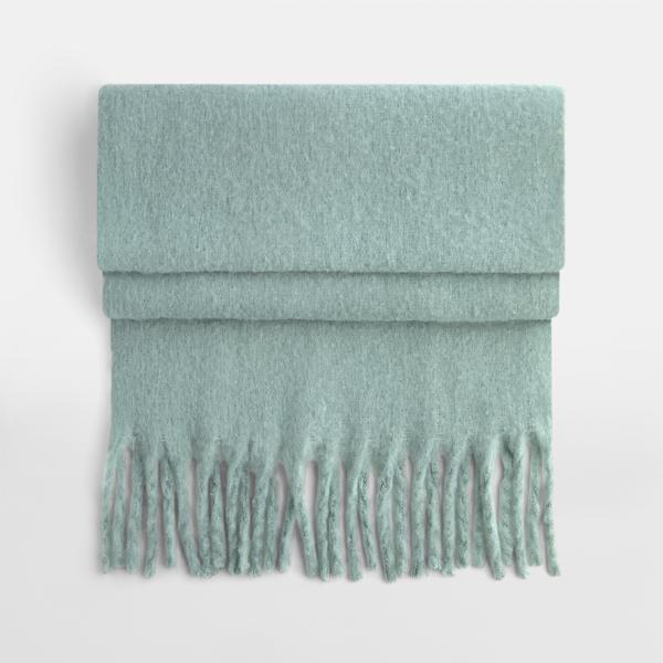 B496R Fluffy Scarf