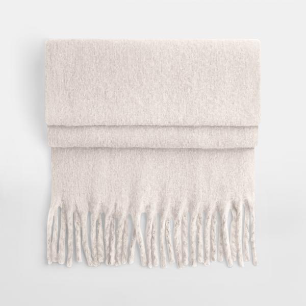 B496R Fluffy Scarf
