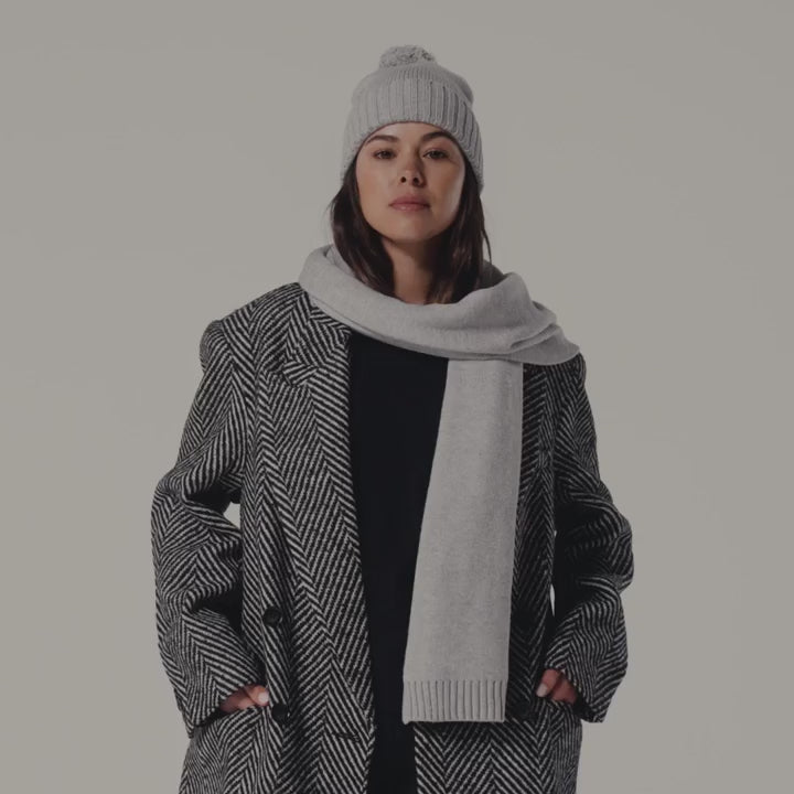 B401 Knitted Scarf and Beanie Gift Set