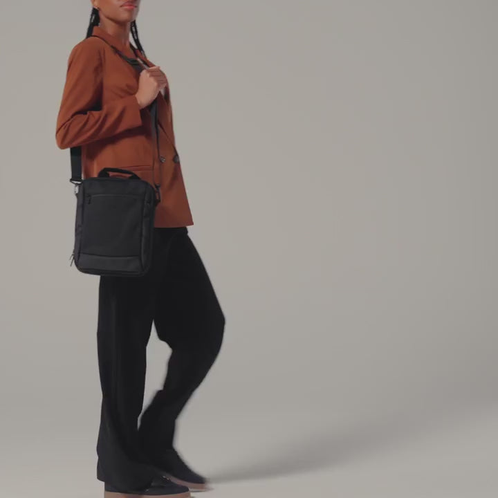 QD264 Executive iPad/ Tablet Shoulder Bag