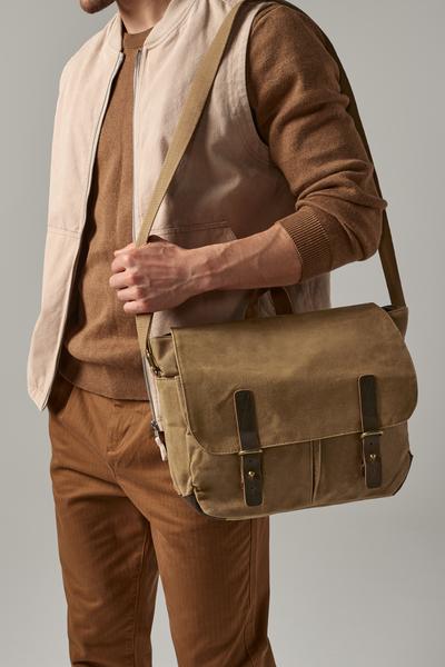 QD653 Heritage Waxed Canvas Messenger