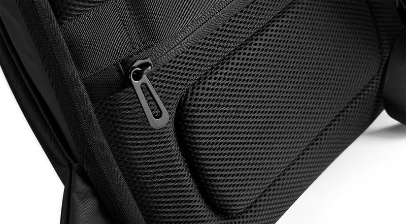 QD910 Pro-Tech Charge Backpack