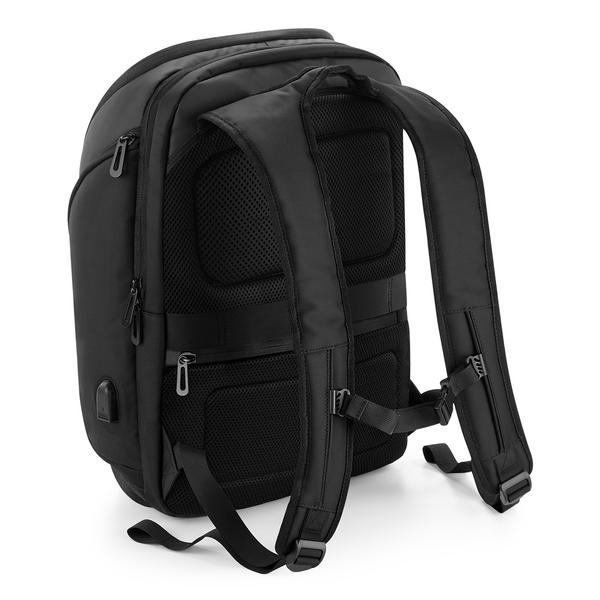 QD910 Pro-Tech Charge Backpack