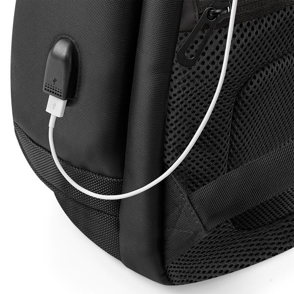 QD910 Pro-Tech Charge Backpack