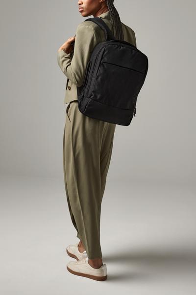 QD990 Q-Tech Charge Convertible Backpack