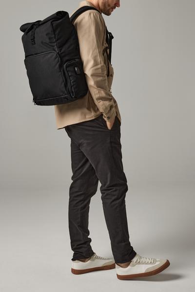 QD995 Q-Tech Charge Roll-Top Backpack